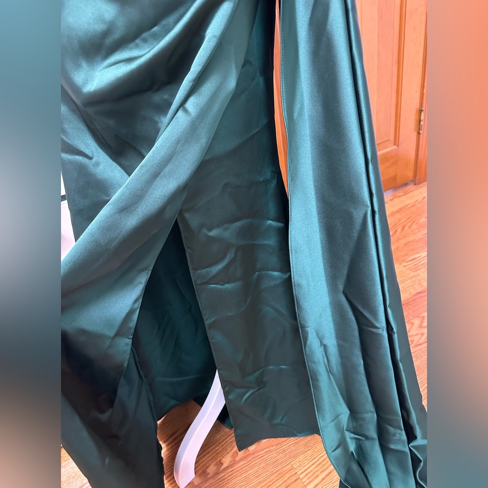Dress - Picture 3 of 4
